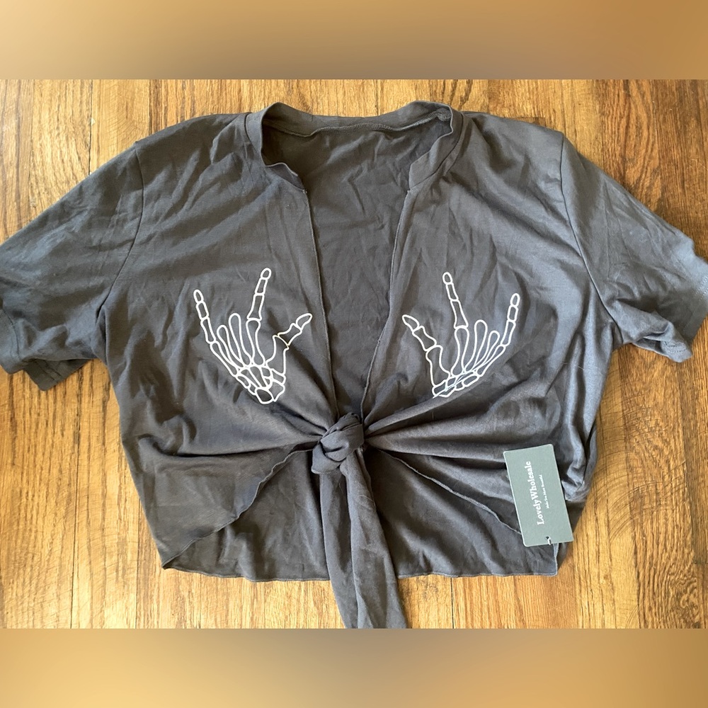 Lovely Wholesale Skeleton hands crop Womens size L